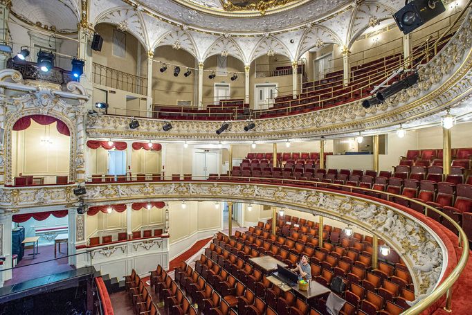 Divadlo F. X. Šaldy dokončilo rekonstrukci hlediště velké scény.