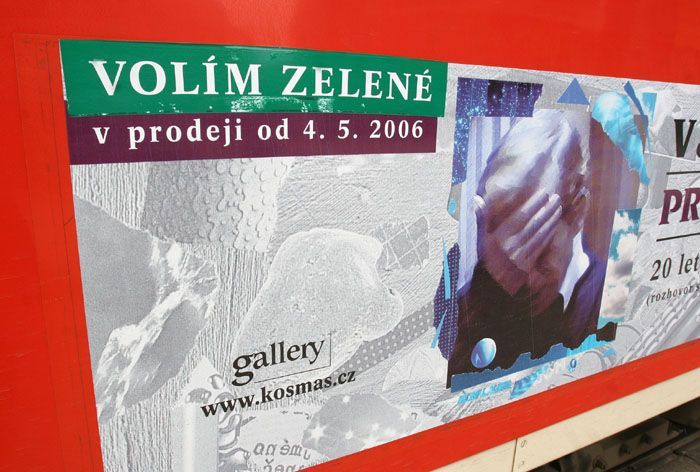 Inzerát na knihu Václava Havla na pražských tramvajích