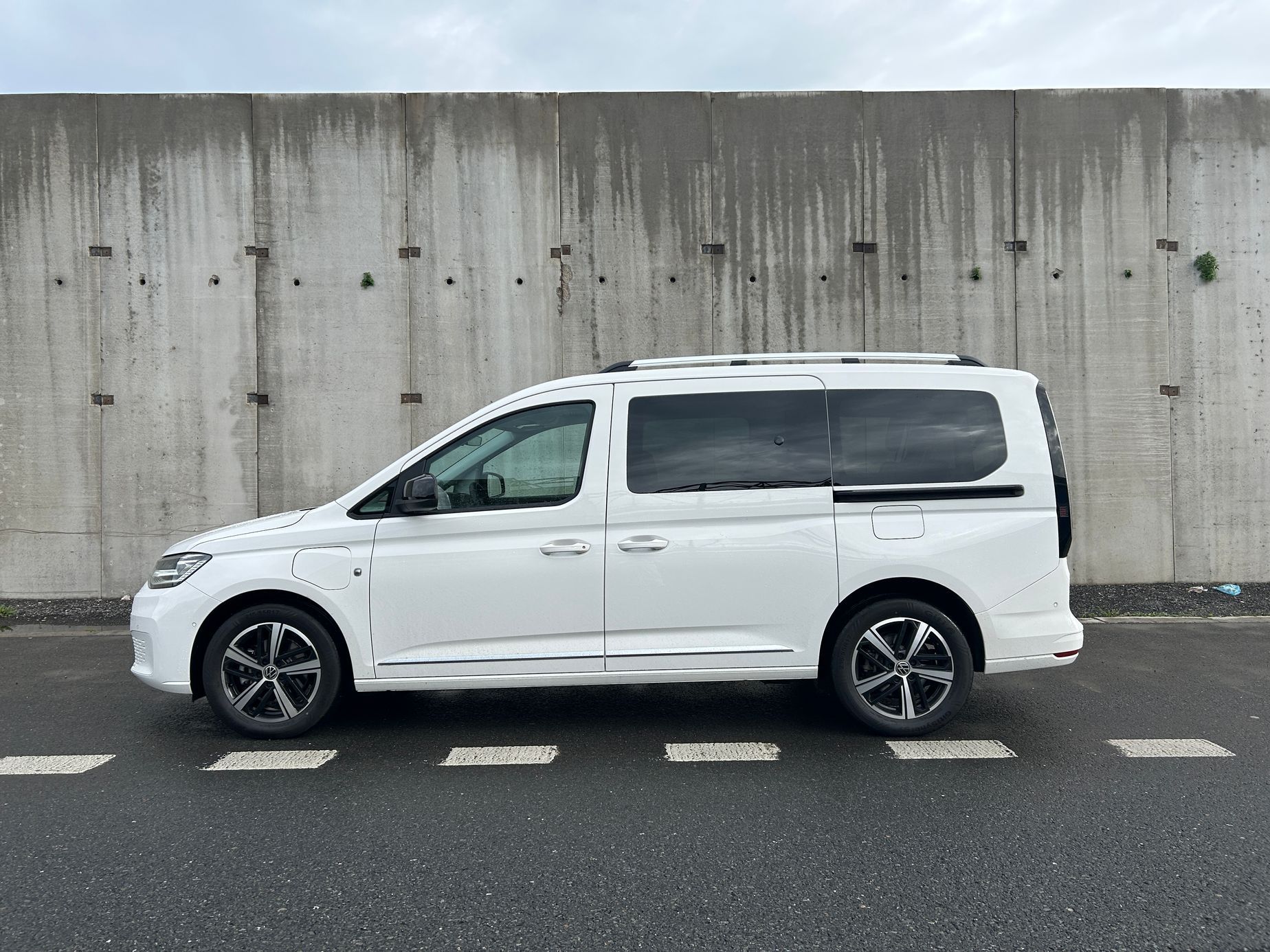 VW Caddy plug-in hybrid