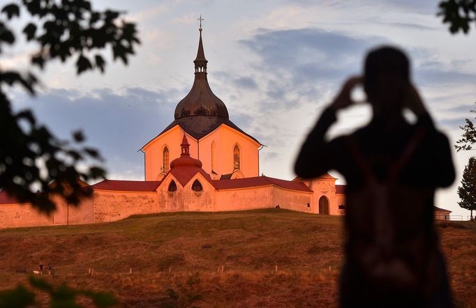 Poutní kostel sv. Jana Nepomuckého navrhl Jan Blažej Santini.