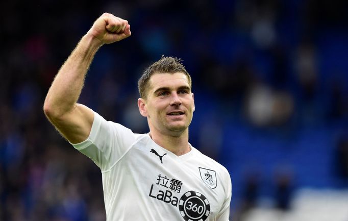 Sam Vokes slaví gól Burnley