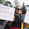 Královec, referendum o připojení, satirická akce před ruskou ambasádou