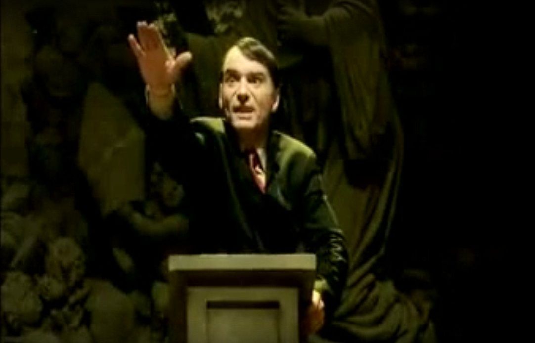 Hitler - Ivan Trojan - Jedna ruka netleská (2003)