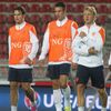 Nizozemský trénink: Daryl Janmaat, Robin van Persie a Dirk Kuijt