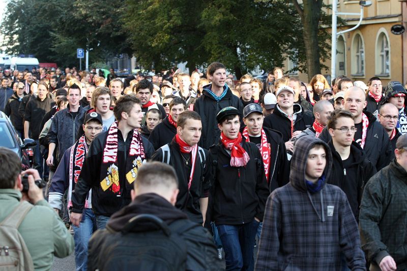 Pochod fanoušků Slavie - Straka