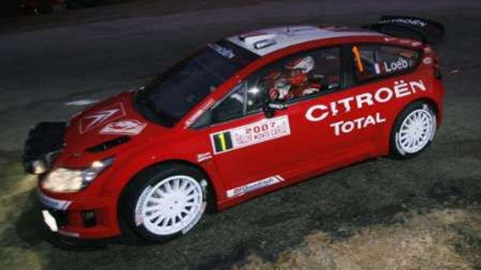 Posádka Sebastien Loeb a Daniel Elena v Citroenu C4 na Rallye Monte-Carlo.