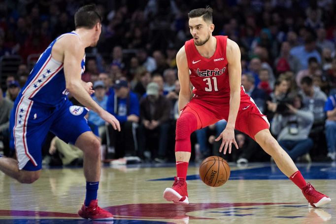 Tomáš Satoranský v zápase proti Philadelphii 76ers