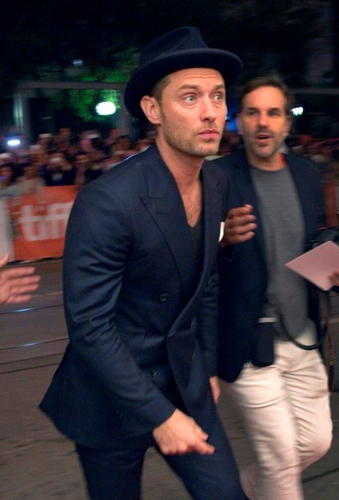 Jude Law arrives for the film premiere of Dom Hemingway