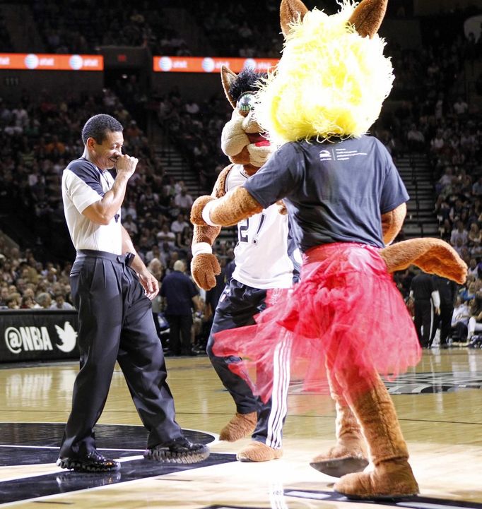 San Antonio Spurs - Utah Jazz (maskot)