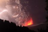 V souvislosti s erupcí nejsou hlášena žádná zranění.