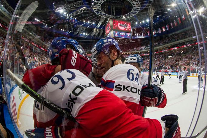 MS 2015, Česko-Finsko: Jakub Voráček a Jaromír Jágr slaví gól