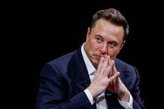 Jestli mi nedáte víc akcií, odstoupím. Miliardář Elon Musk hrozil své Tesle