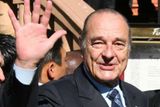 Francouzský prezident Jacques Chirac si vysloužil během svého působení v politice přezdívky "Chameleón Bonaparte" či "Korouhvička".
