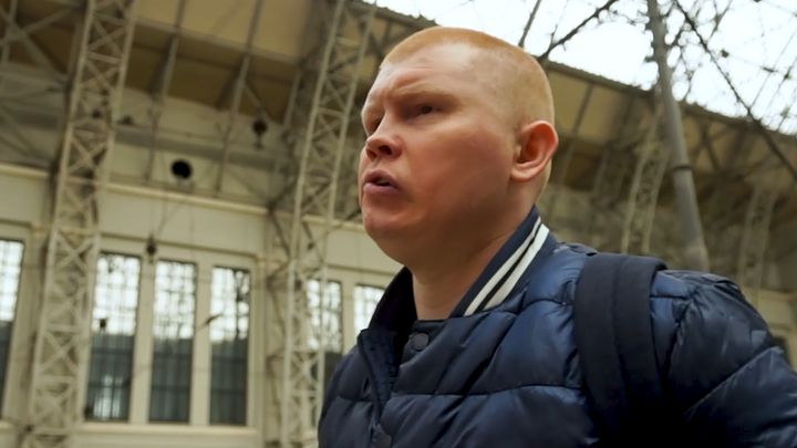 Trochu jiný ruský policista. Kolegové ho zmlátili, když se jich zeptal na jméno