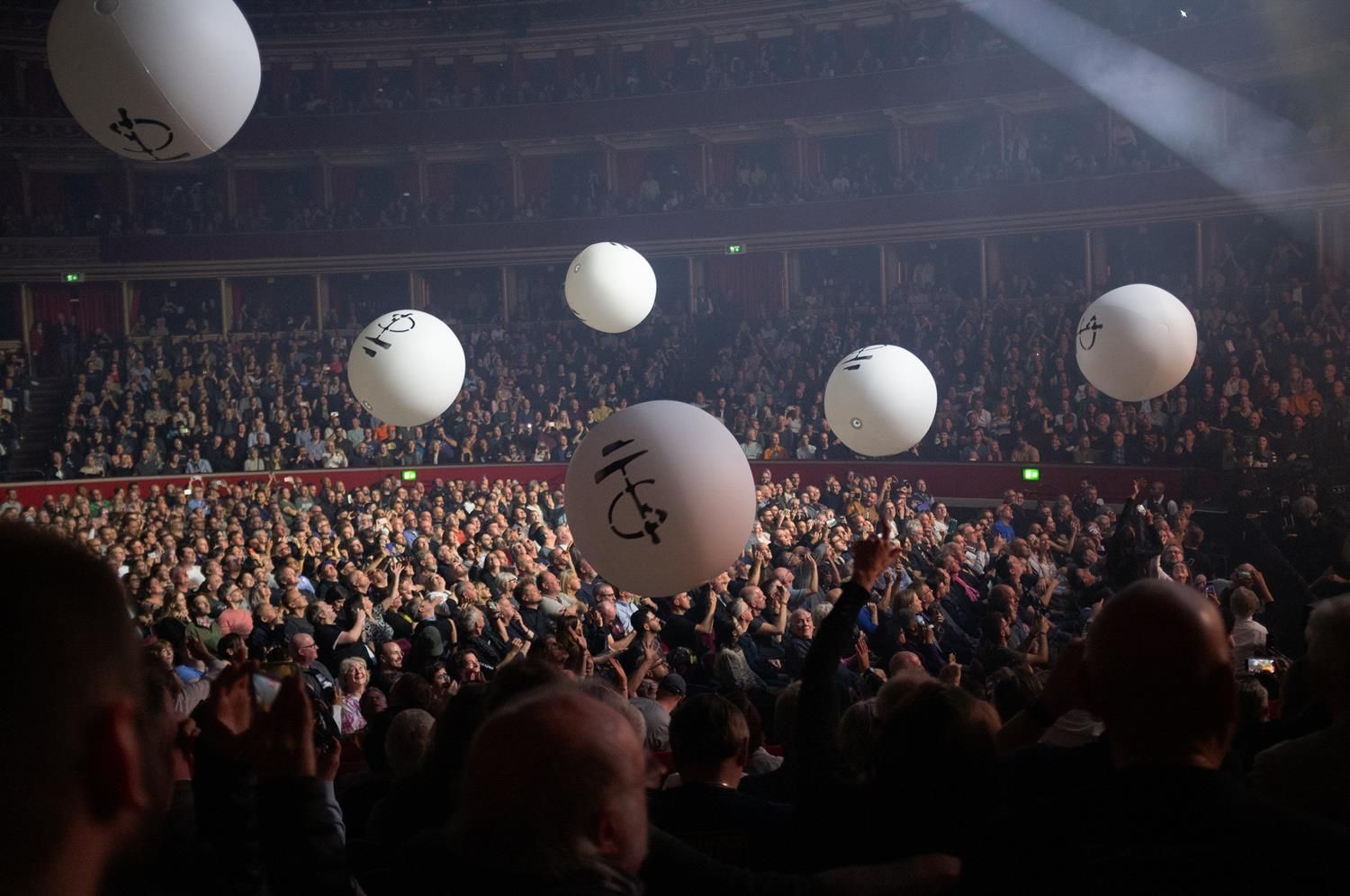 Michael Hanke: snímky z koncertů Davida Gilmoura v londýnské Royal Albert Hall v rámci turné k novému albu Luck and Strange
