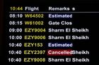 Egypt brzdí evakuaci britských turistů. Z plánovaných 29 letadel nechá odstartovat jen osm