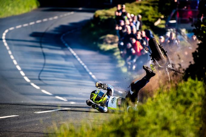 Z portfolia Mariana Chytky: motocyklové závody na přírodní trati