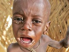 V důsledku válek mnoho dětí hladoví