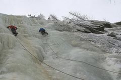 KRNAP vyčlenil lezcům ledopád. Jinde by plašili zvěř