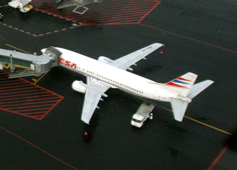 Letadlo ČSA v Ruzyni.