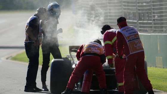Hořící Mercedes George Russella ve VC Austrálie F1 2023
