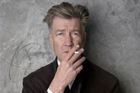 Mezi bděním a snem se nemá dělat střih. David Lynch našel velké místo snění i pro nás