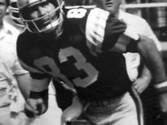 Vince Papale si místo mezi hvězdami amerického fotbalu vydobyl  také v konkurzu.