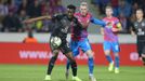 Ibrahim Traoré a Roman Procházka v utkání 14. kola F:L Plzeň - Slavia