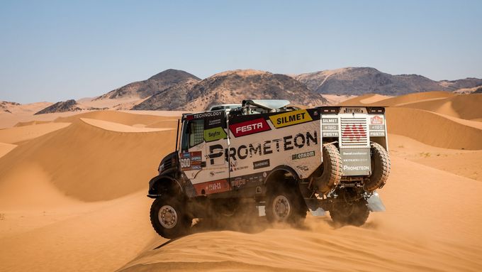 Martin Macík v kamionu Iveco na trati Rallye Dakar 2025