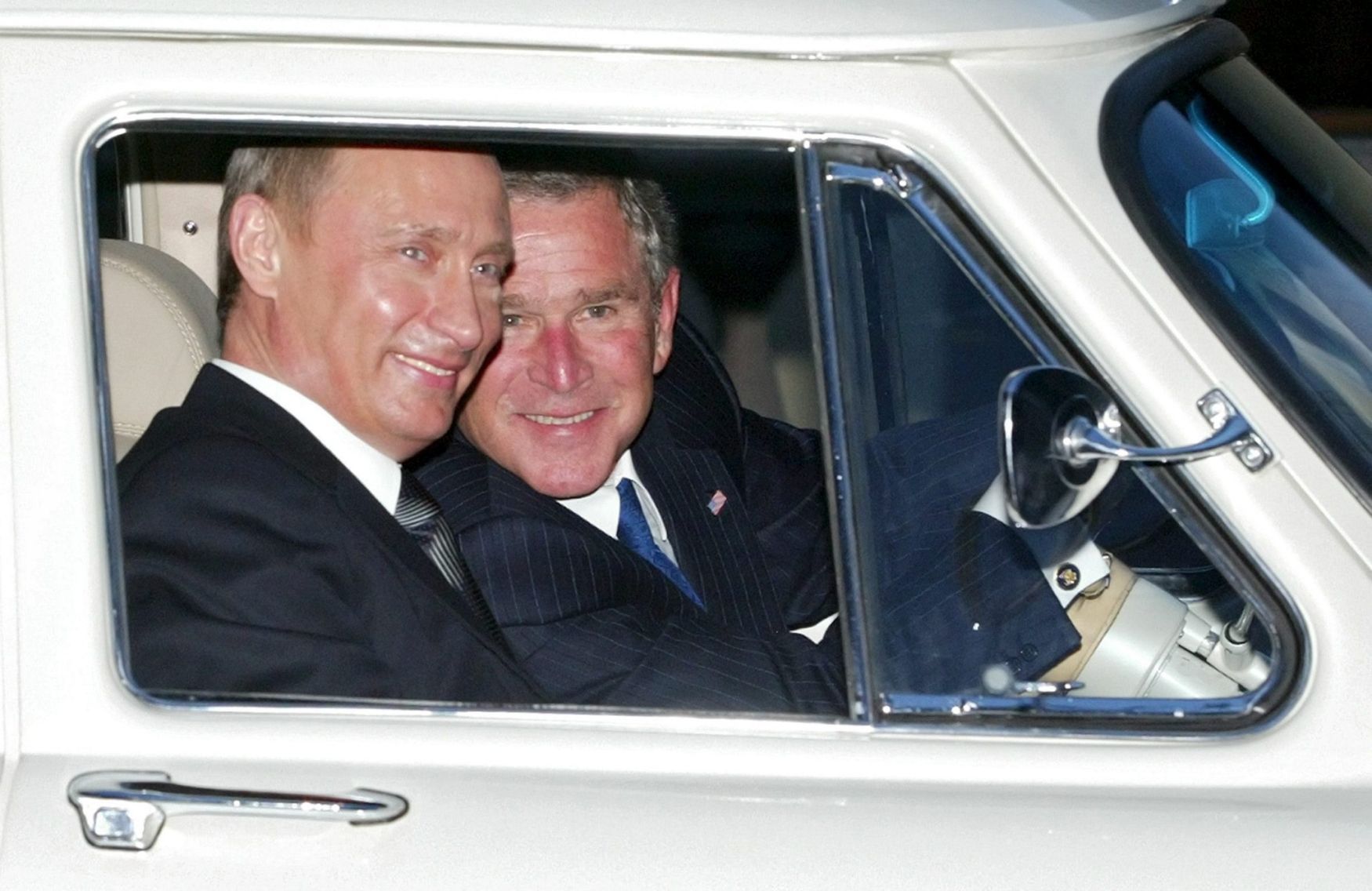Bush s Putinem ve Volze