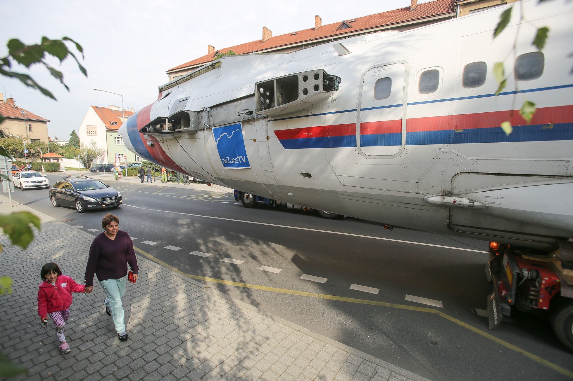 Přejezd naganského letounu Tu-154 z Kbel do Kunovic