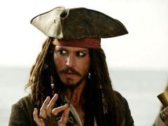 Když se dnes řekne pirát, většina lidí si představí romantického bukanýra Jacka Sparrowa z filmových trháků s Johnnym Deppem. Realita moderního pirátství je o poznání méně šarmantní