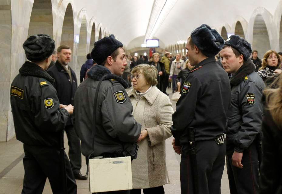 Výbuchy v moskevském metru