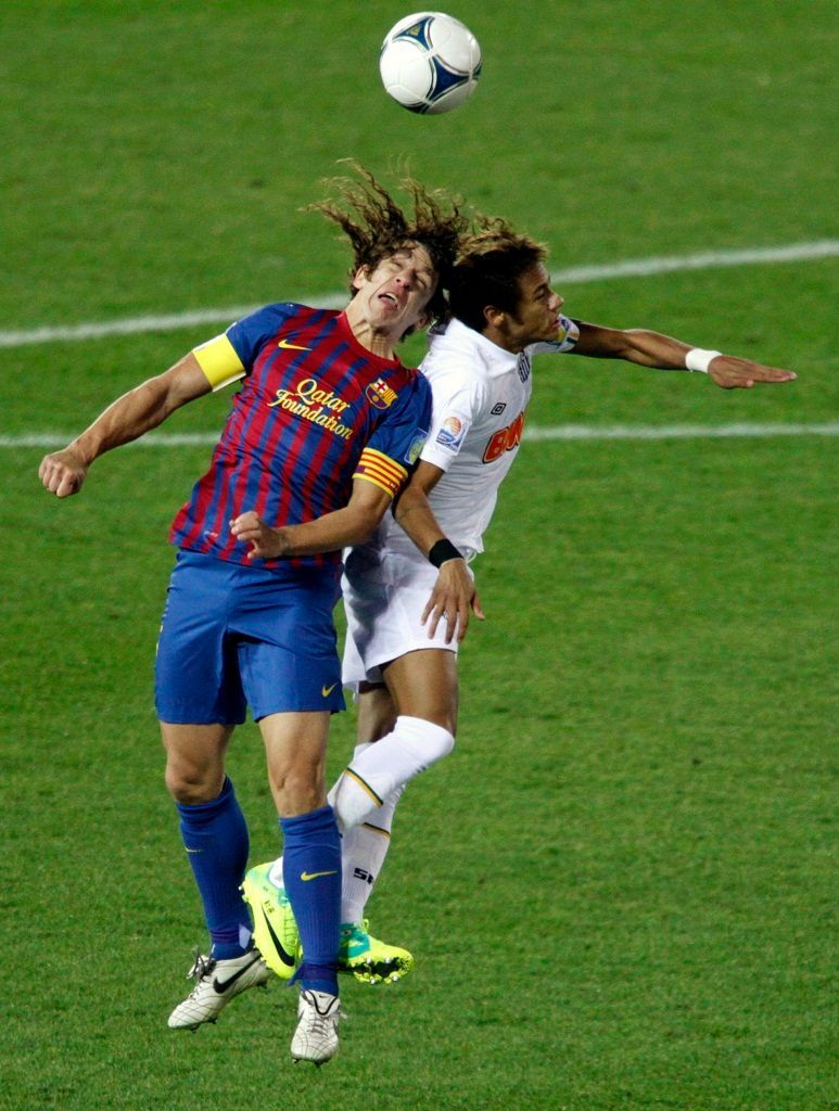 MS klubů: Barcelona - Santos (Puyol, Neymar)