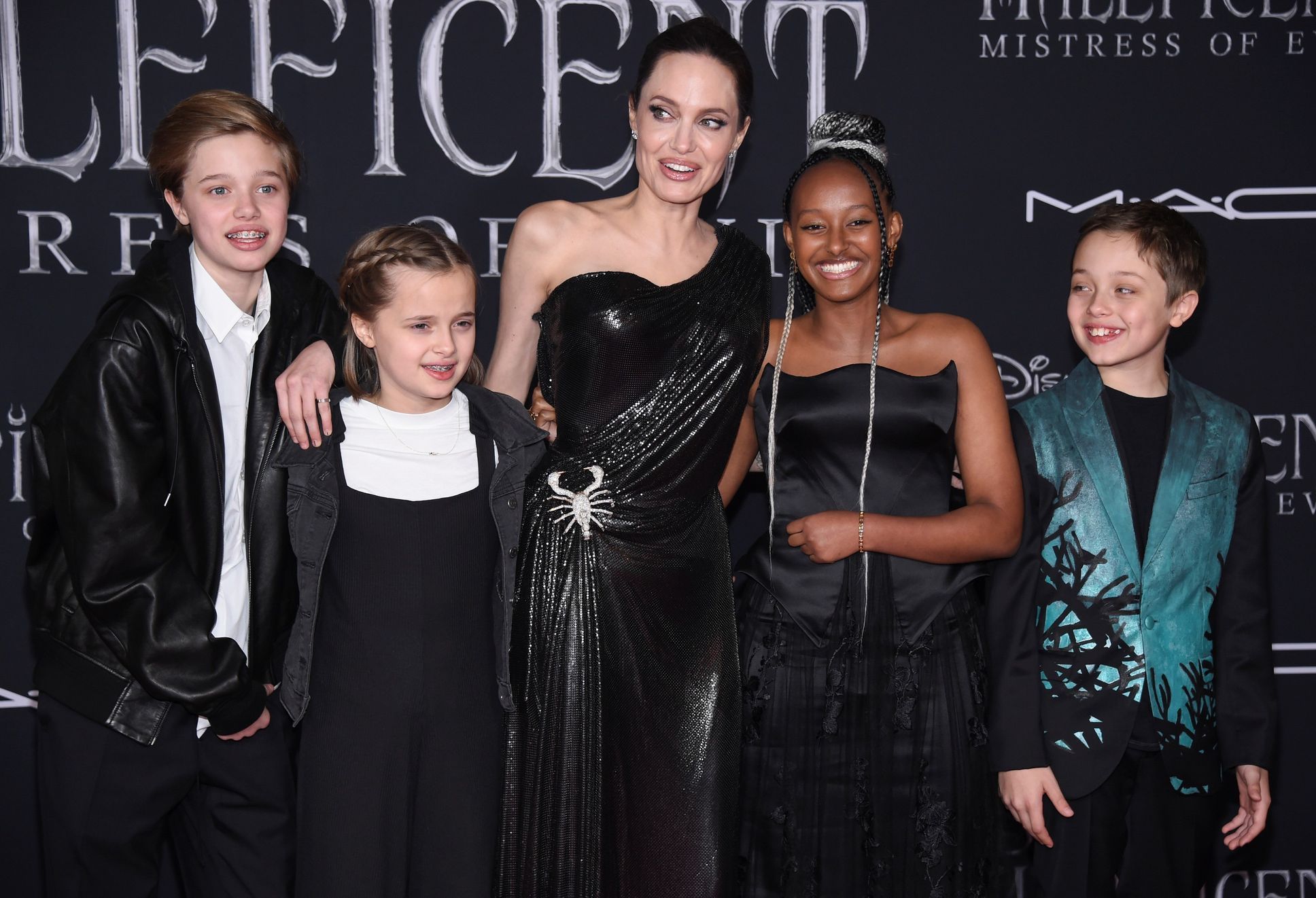 Shiloh Jolie-Pitt, Angelina Jolie