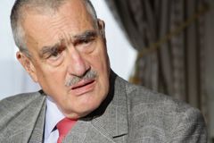 Schwarzenberg: Jsem pro dodání zbraní Ukrajině