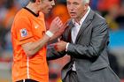 Holanďané se hádají, Persie nemůže vystát Sneijdera