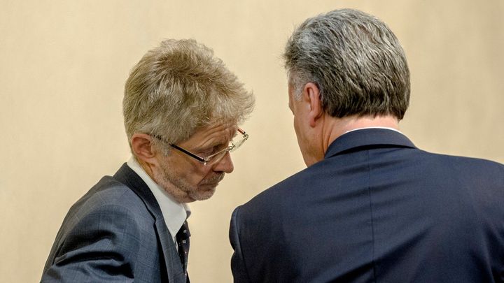 To jsou ty moje hospůdky, vracel se Blažek k bouřce s Nejedlým. Vystrčil vzýval mládí