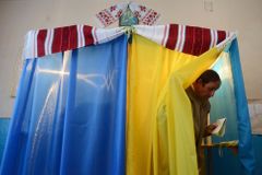 Komunální volby na Ukrajině: Nehlasuje se v Donbasu ani v Mariupolu