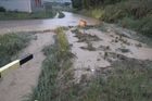 Rozvodněné řeky a zaplavené silnice. Na Plzeňsku udeřily povodně