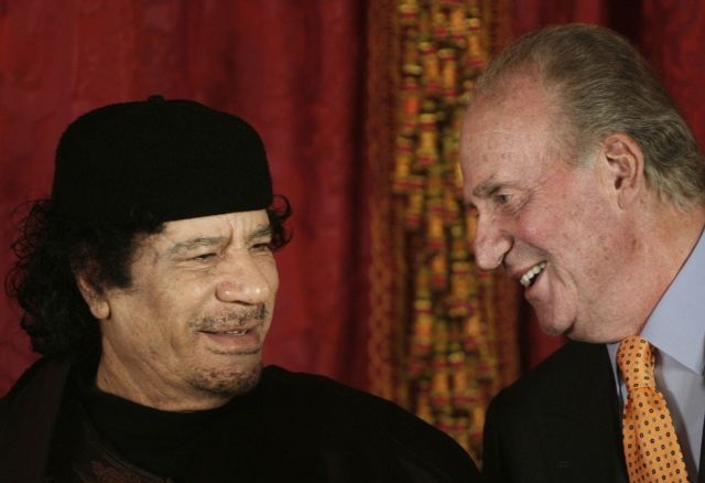 Muammar Kaddáfí a Juan Carlos 2007