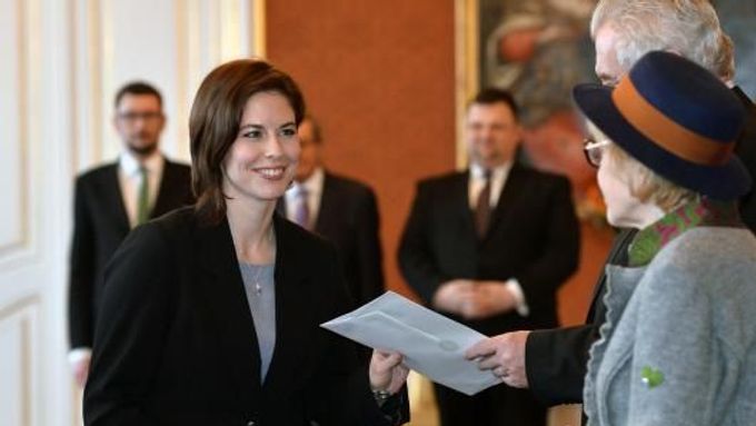Lenku Zhoufovou jmenoval soudkyní prezident Miloš Zeman roku 2015.