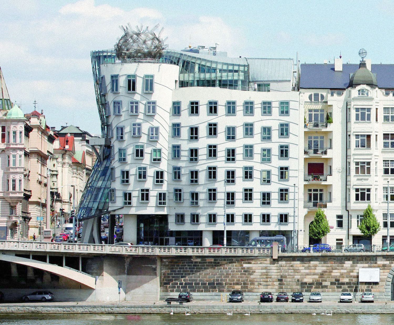 Jednorázové úžití / Dancing house