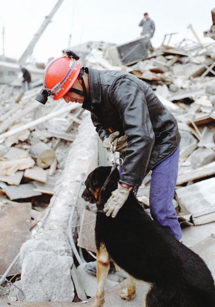 Jednorázové užití / Fotogalerie / Tak v roce 1988 vypadalo děsivé zemětřesení v Armenii / Wikipedia