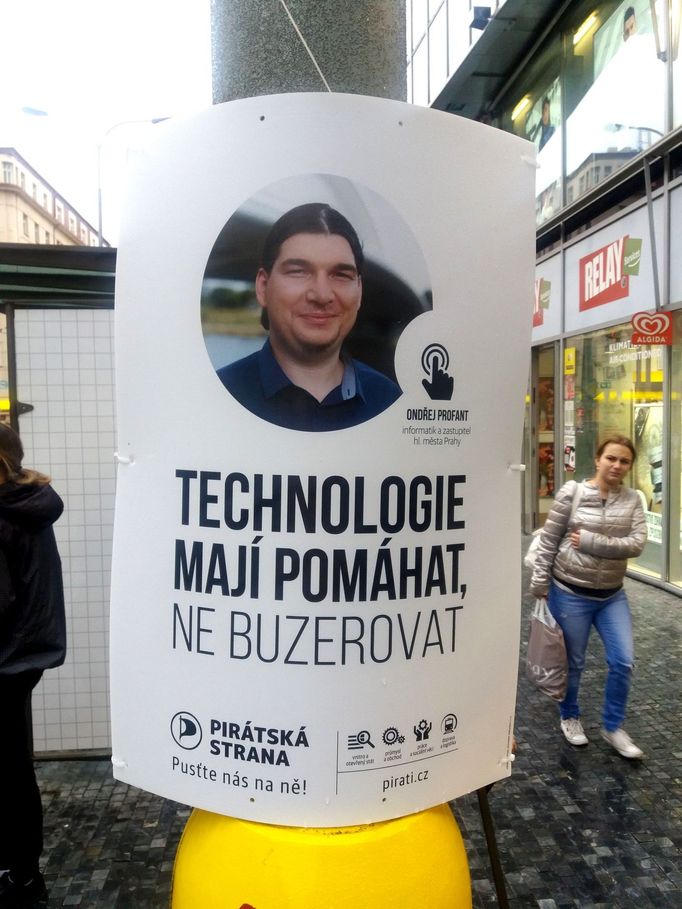 Ondřej Profant: Technologie mají pomáhat, ne buzerovat. Fantastický plakát, úžasná myšlenka.