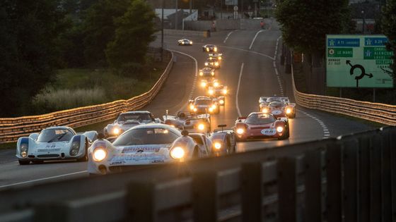 Foto: Klasické vozy nepatří do muzea. V Le Mans si užijete jejich vůni a řev motorů