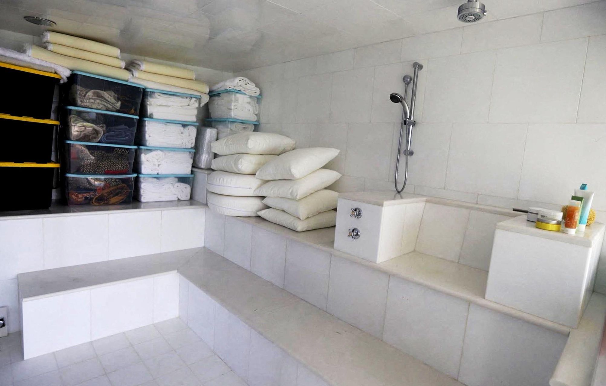 Jeffrey Epstein, ostrov, kriminalita, prostituce