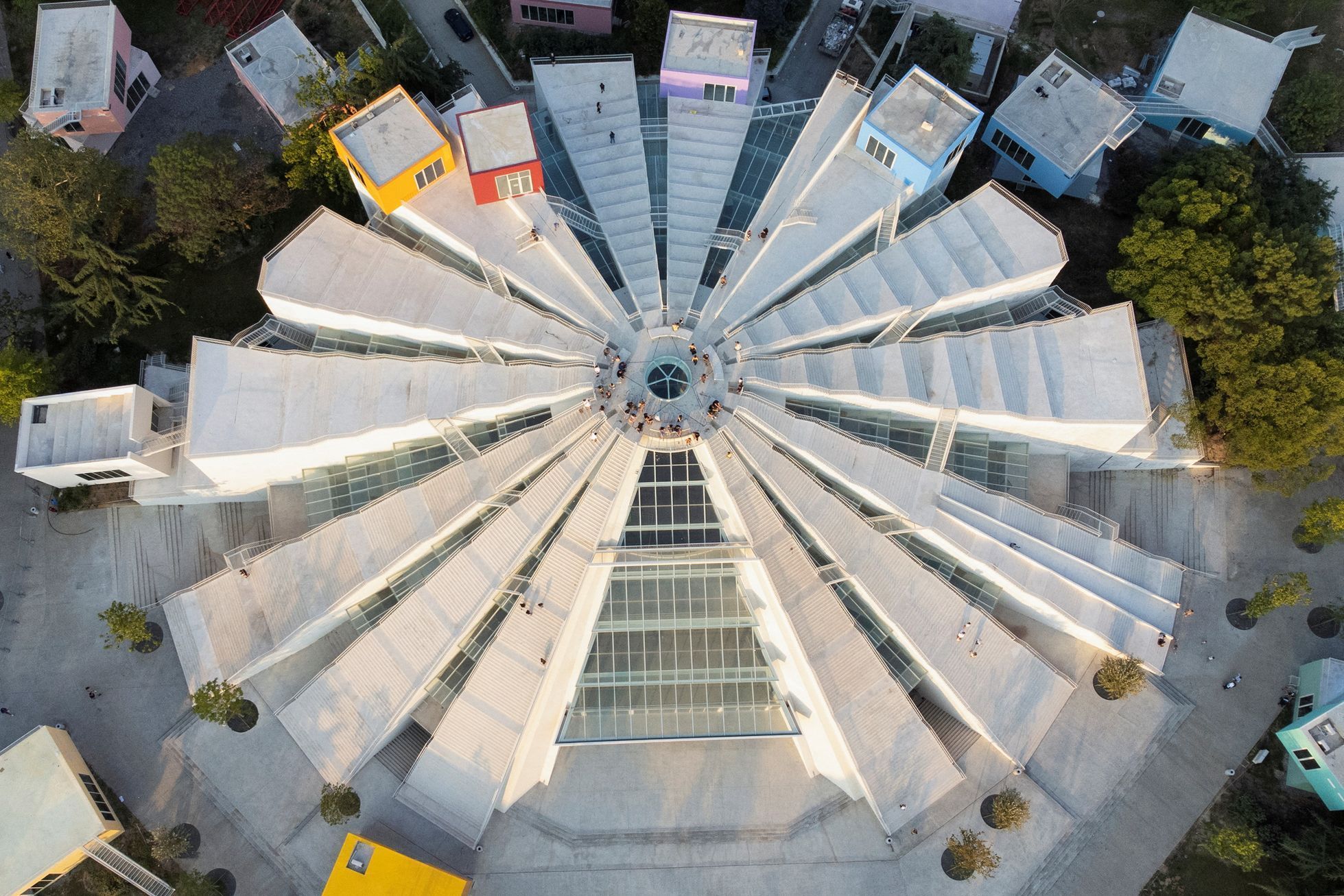 Pyramida v Tiraně, přestavba, 2023