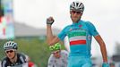 Vincenzo Nibali slaví vítězství v etapě na Tour de France 2014