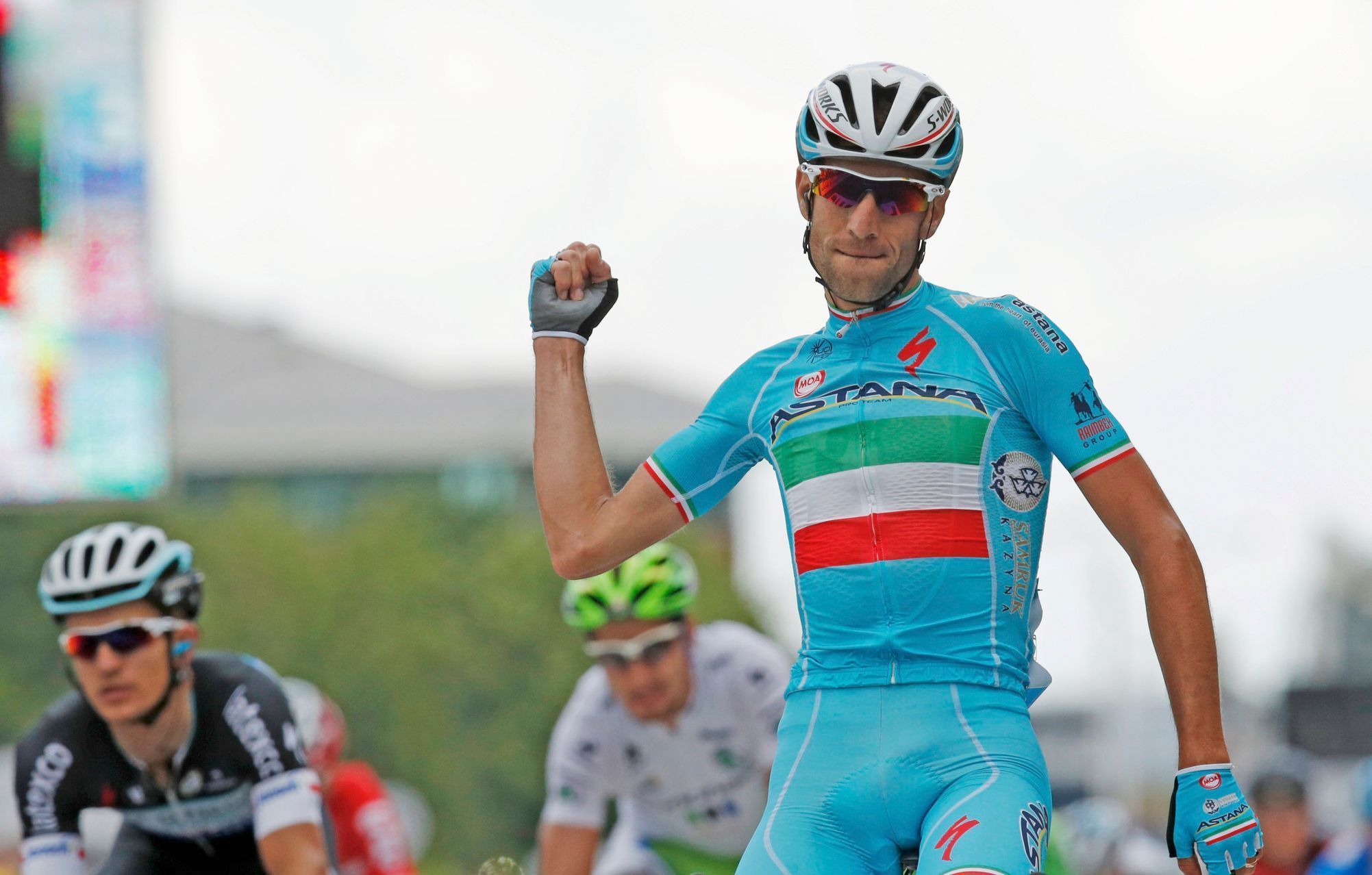 Vincenzo Nibali slaví vítězství v etapě na Tour de France 2014